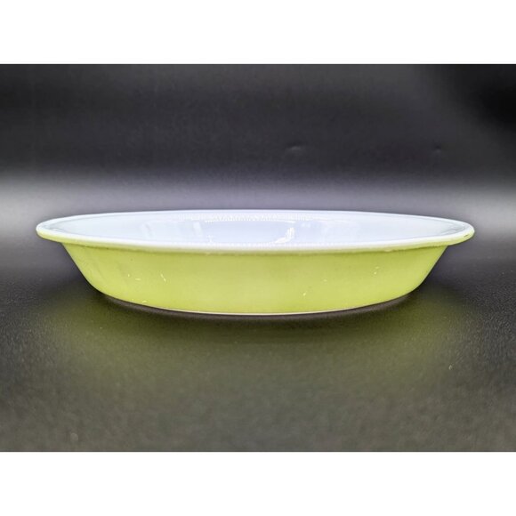 Vintage 1960's Pyrex Lime Green Opaque Opalware Pie or Baking Plate - Picture 1 of 6